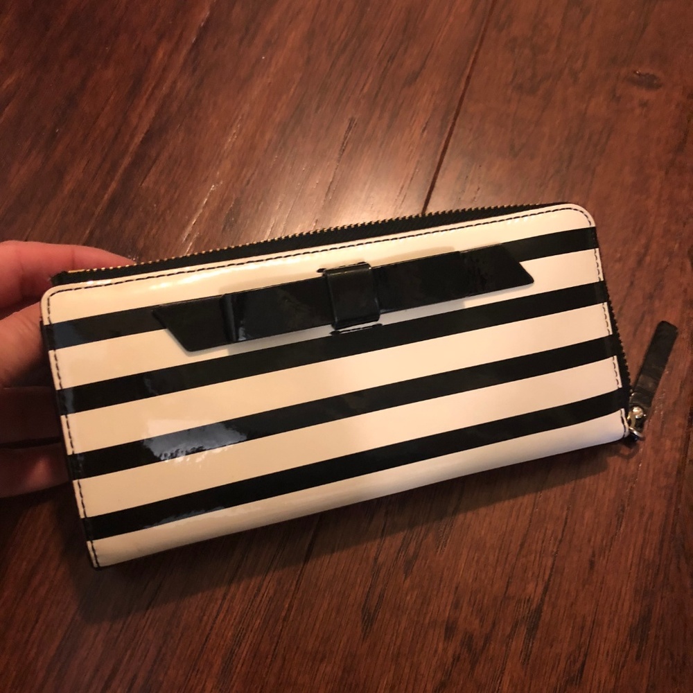 Black and White Kate Spade Wallet with Bow